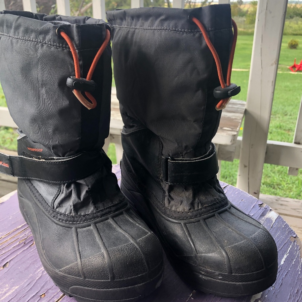Kids Columbia Winter Boots - Size 4